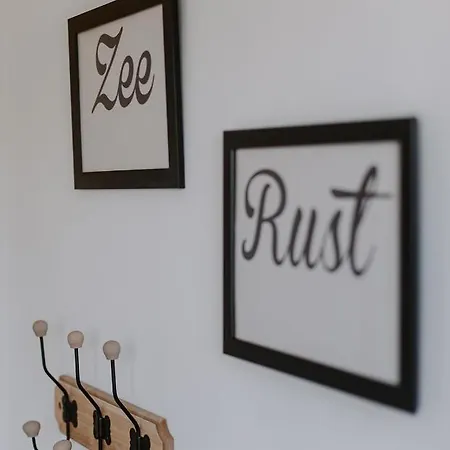 Zee Rust 公寓